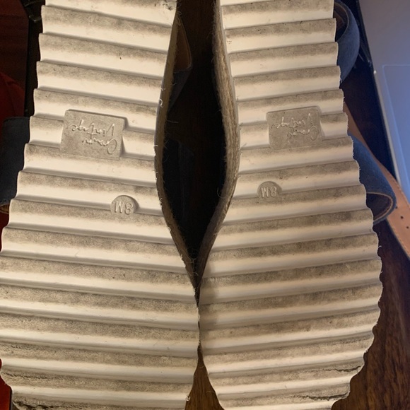 Platform Strap Sandals - Picture 8 of 8